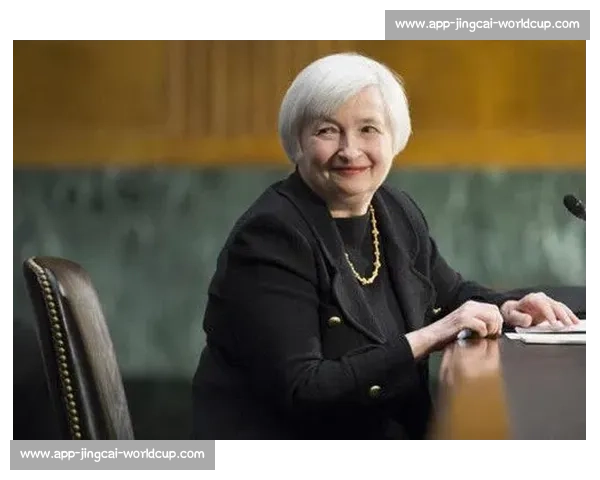 里昂高层震荡：特克斯特辞职，米歇尔 - 康接任首位女性主席