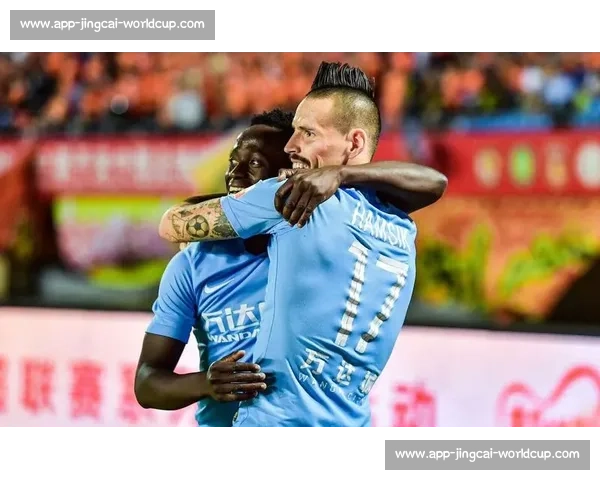 反转!成都球迷勇斗 “人贩” 竟是醉酒误认 反转!成都球迷勇斗 “人贩” 竟是醉酒误认