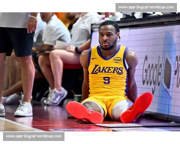 布朗尼特训强化投篮空间能力 剑指夏季联赛首战状元对决