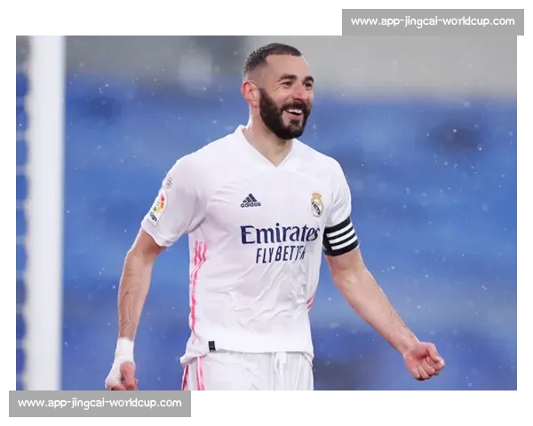 梅尔滕斯斯海尔托亨博斯封后，首夺草地冠军 + 生涯第 10 冠里程碑