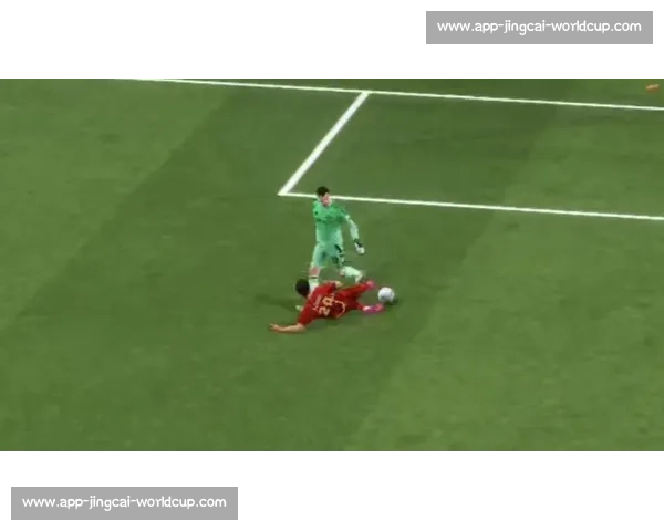 谢晖阳飞铲门将染黄 无锡门神姜何神扑助球队 2-0 取胜